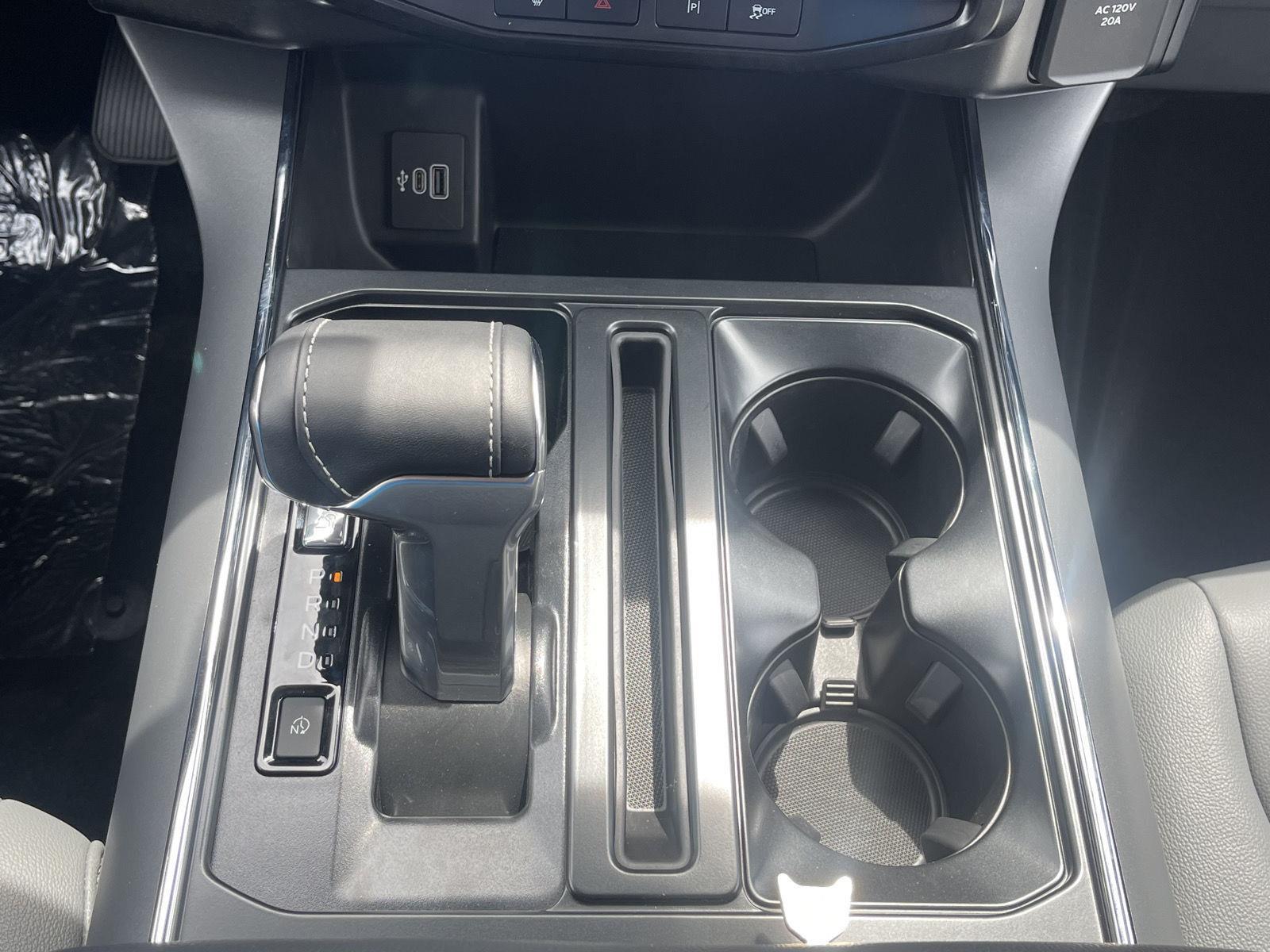 2025 Ford F-150 Lightning photo 31