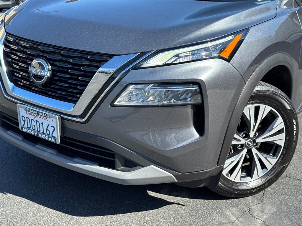 2023 Nissan Rogue SV photo 3