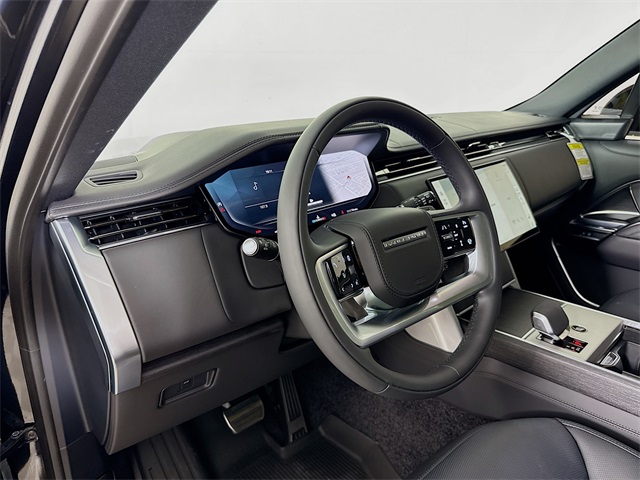 2025 Land Rover Range Rover SE photo 9