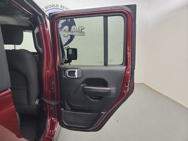 2021 Jeep Gladiator Willys photo 27