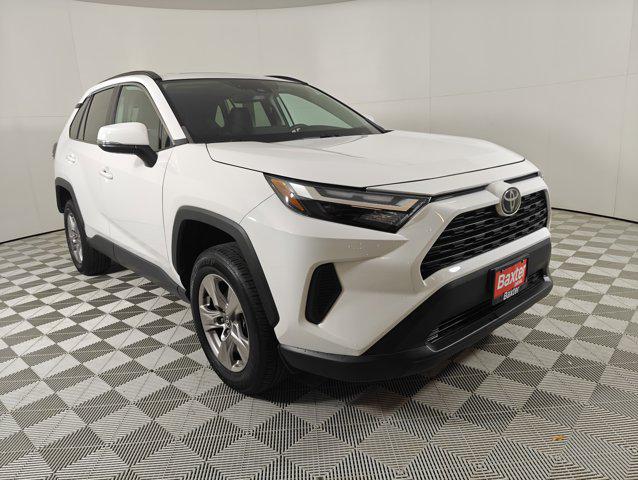 2022 Toyota RAV4 XLE's photo