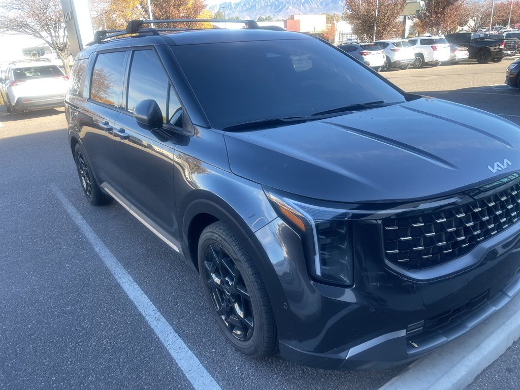2025 Kia Carnival SX's photo