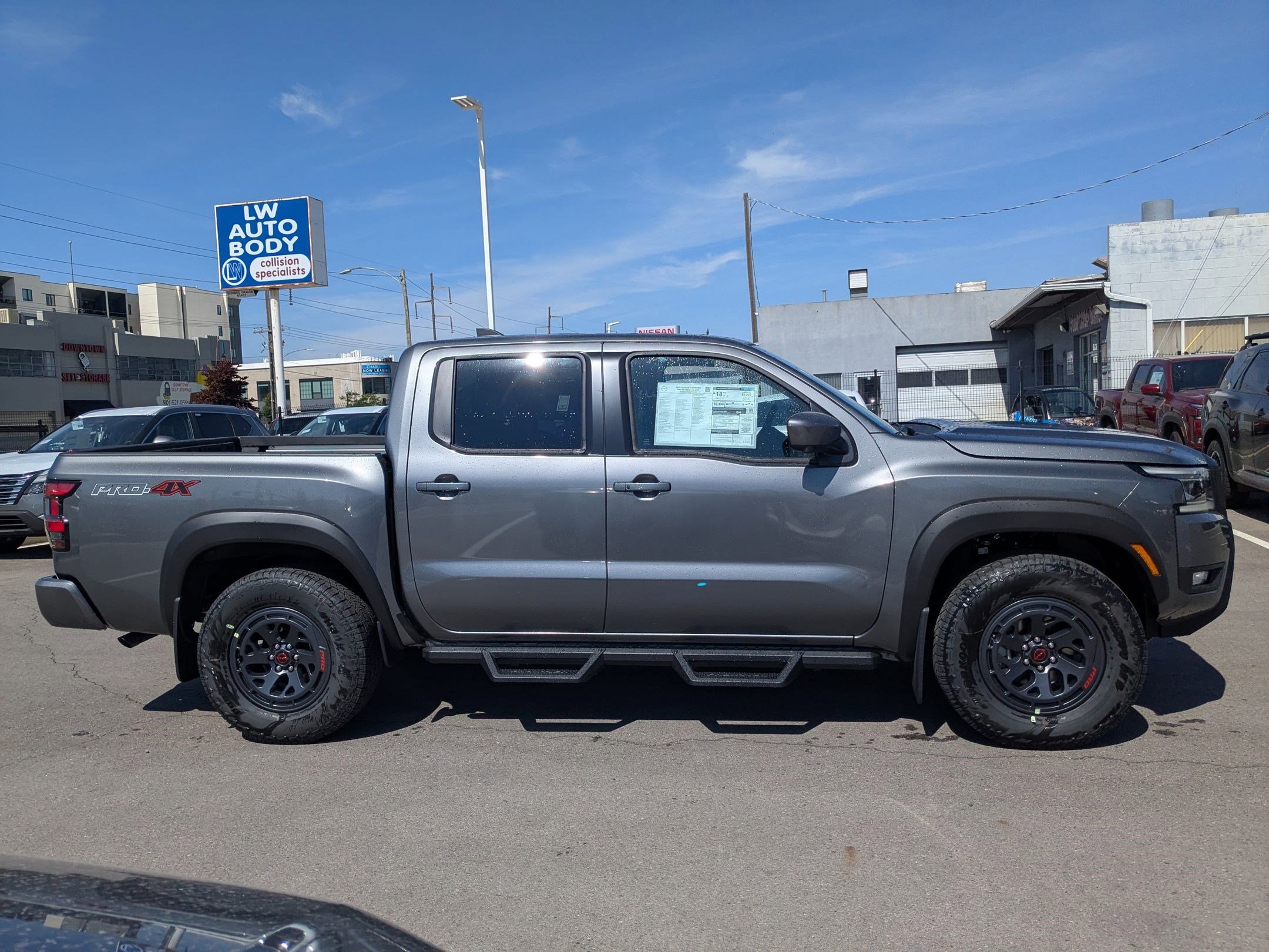 2025 Nissan Frontier Crew Cab PRO-4X photo 2