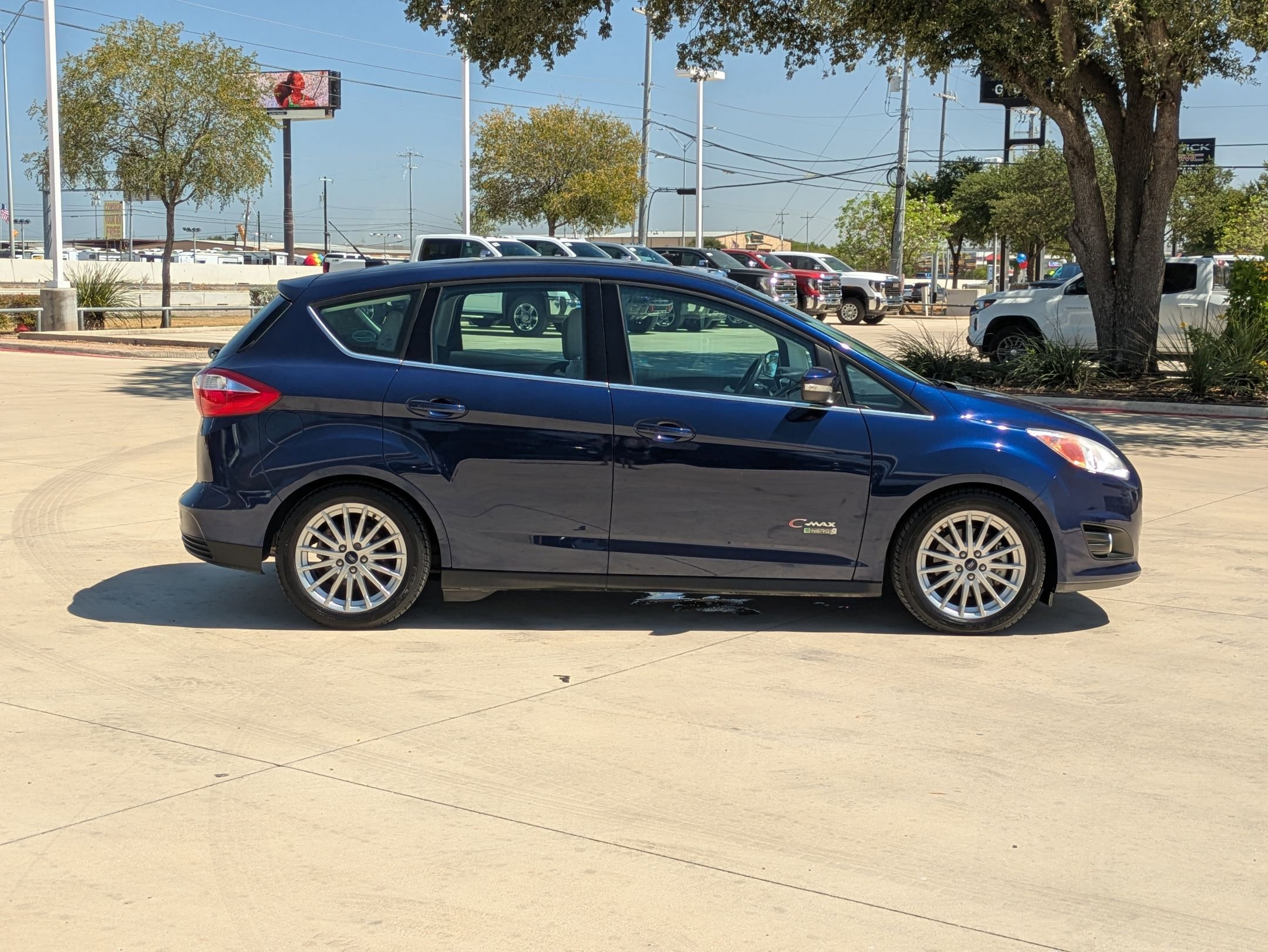 2016 Ford C-Max Energi SEL photo 2