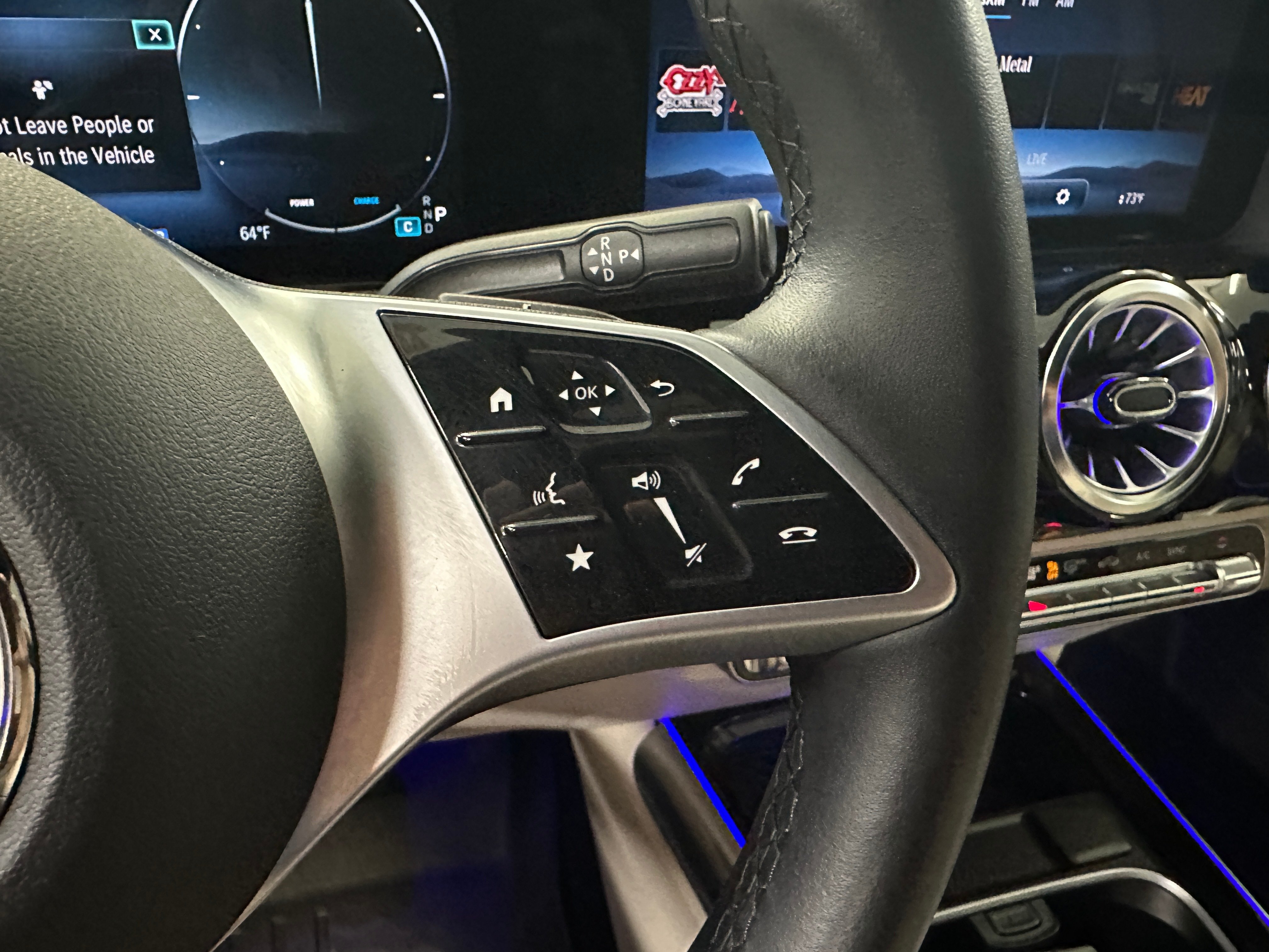 2024 Mercedes Benz GLA 250 4MATIC photo 4