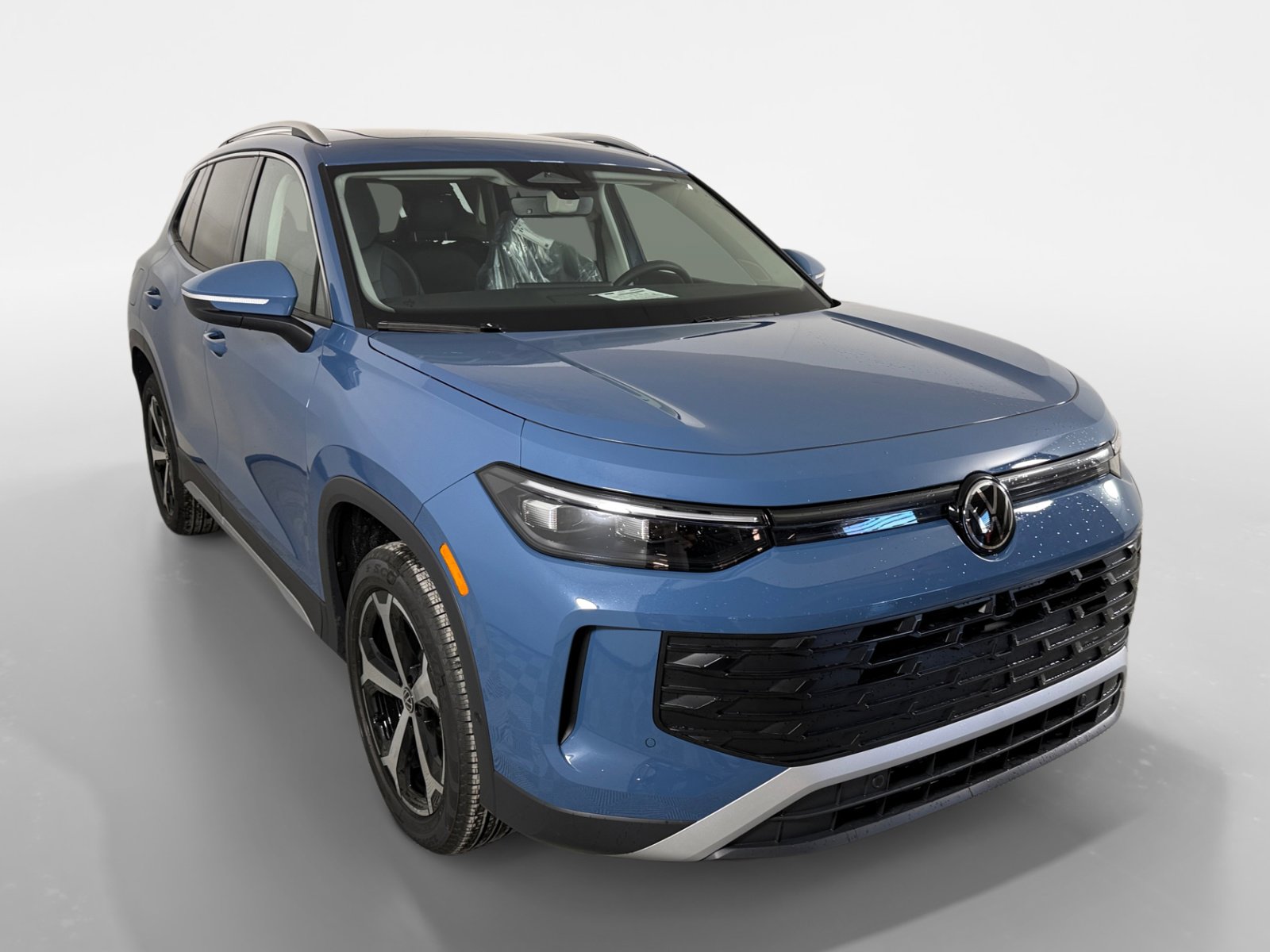 2026 Volkswagen Tiguan SE's photo