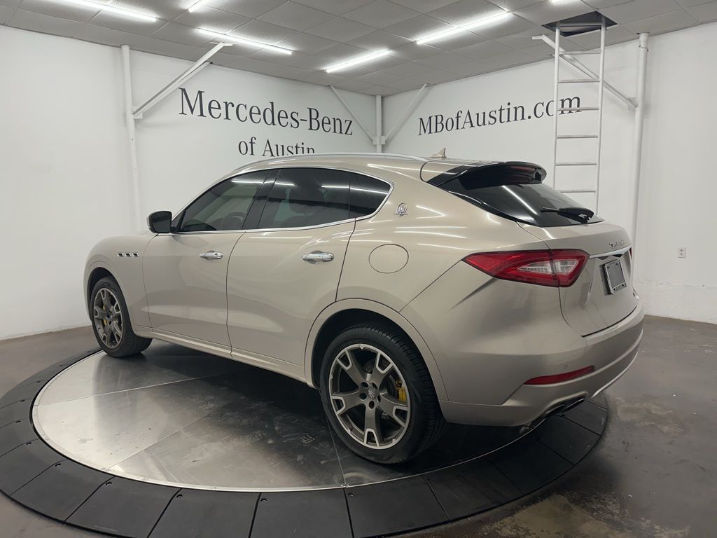 2017 Maserati Levante S photo 5