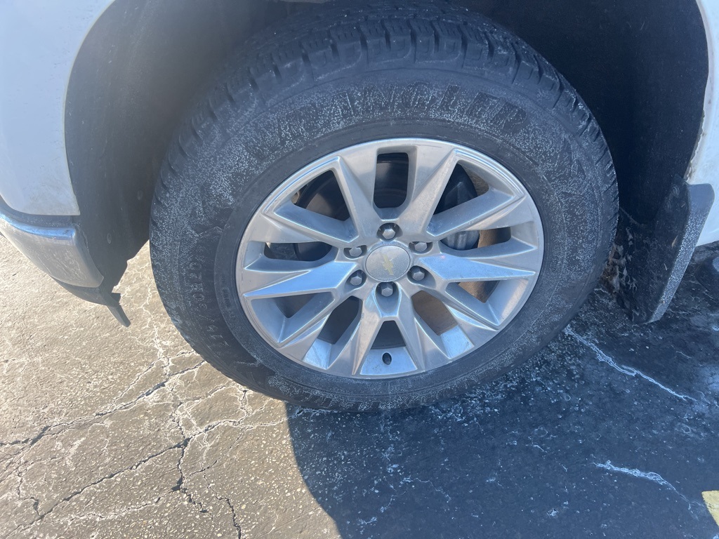 2019 CHEVROLET SILVERADO - Image 2