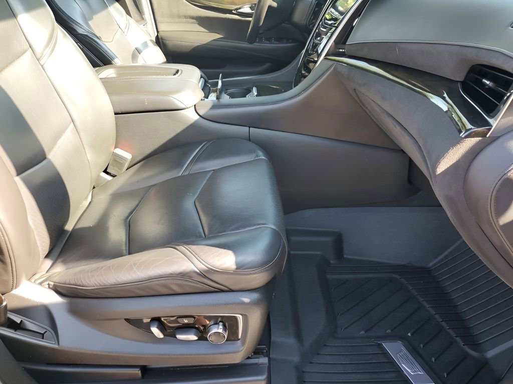 2020 Cadillac Escalade Platinum photo 15