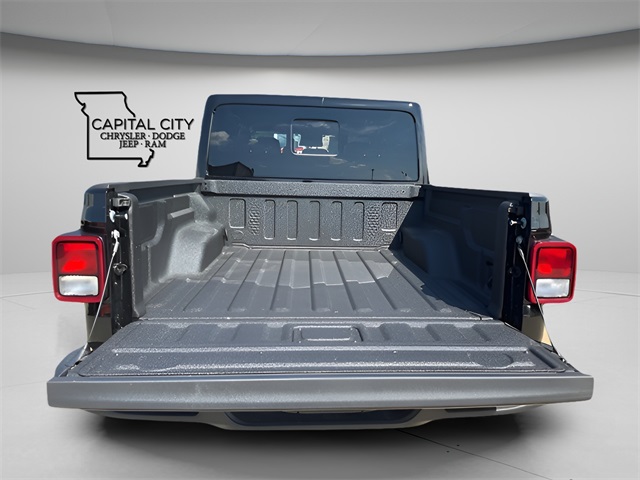 2025 Jeep Gladiator Sport photo 18