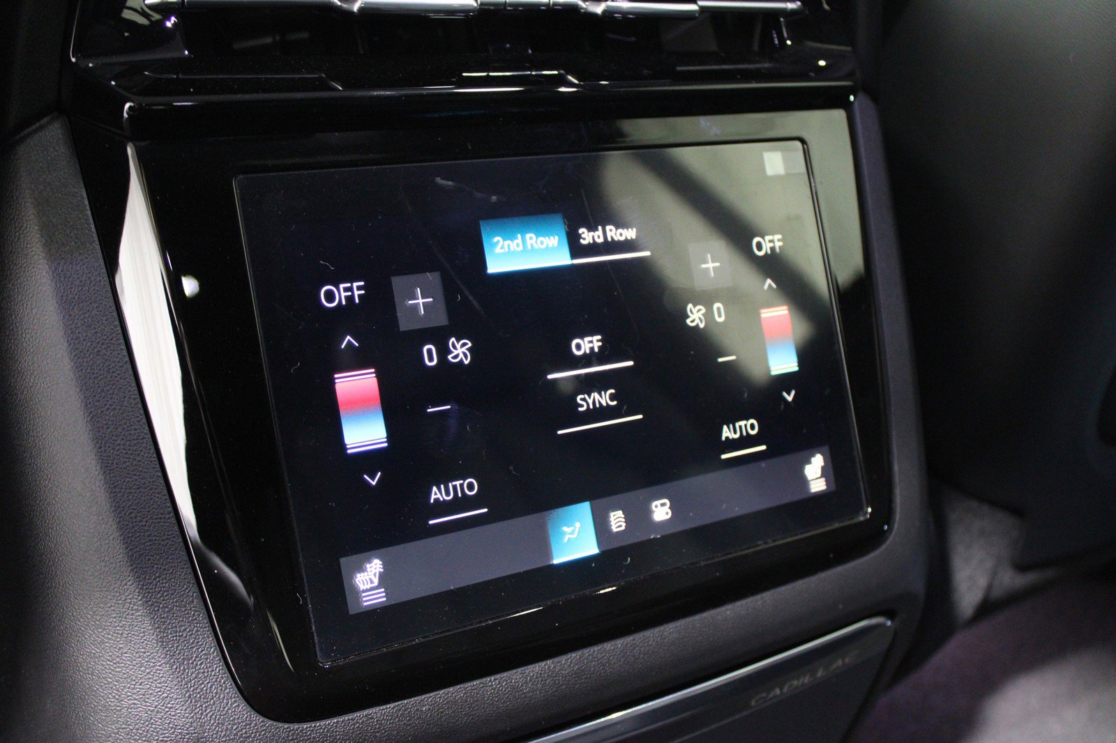 2025 Cadillac Escalade IQ Luxury photo 17