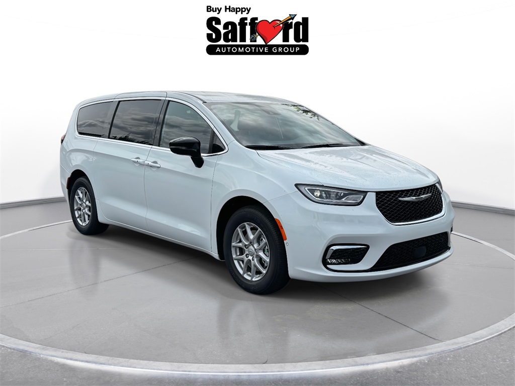 2026 Chrysler Pacifica photo 8