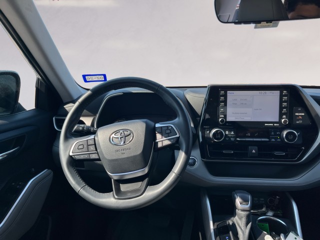2022 Toyota Highlander XLE photo 10