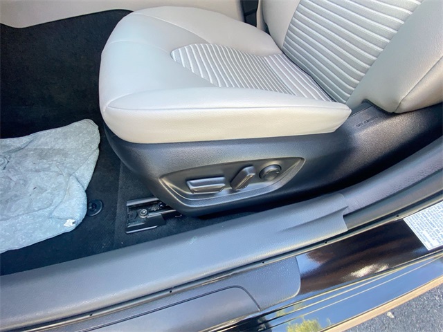 2024 Toyota Camry SE photo 4
