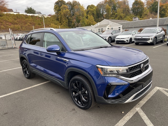 2024 Volkswagen Taos SE photo 4