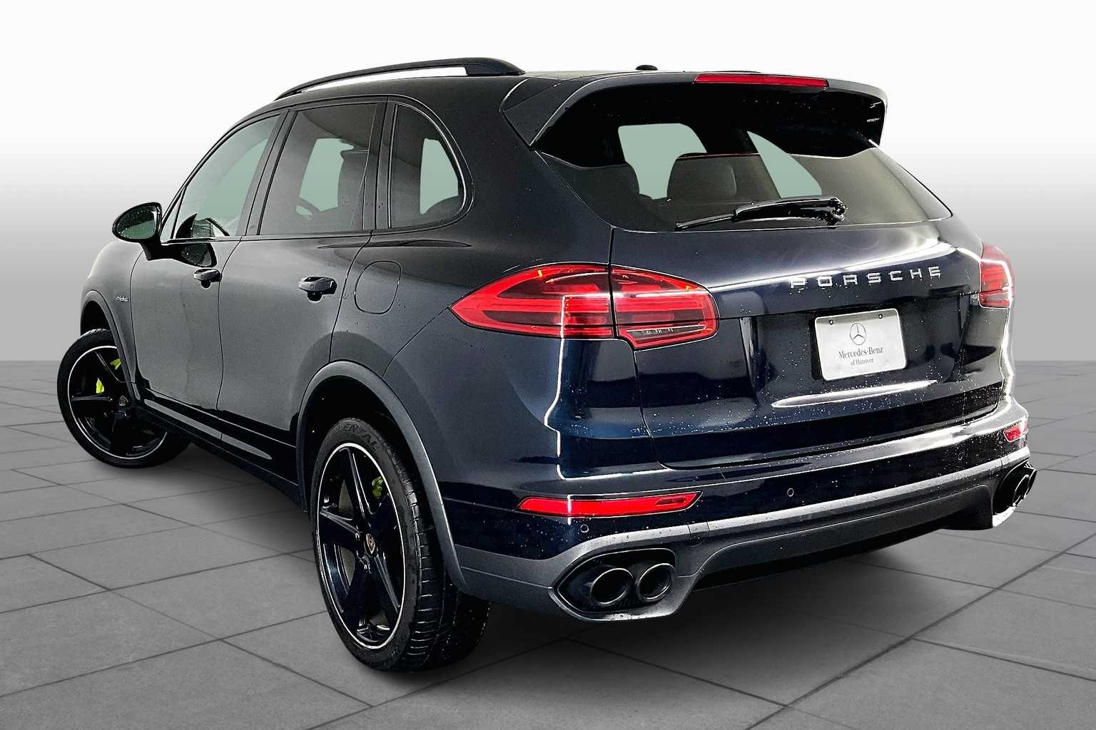 2016 Porsche Cayenne S E-Hybrid photo 9