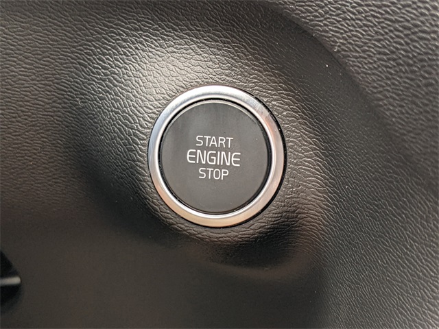 2024 Volvo XC40 Core photo 24