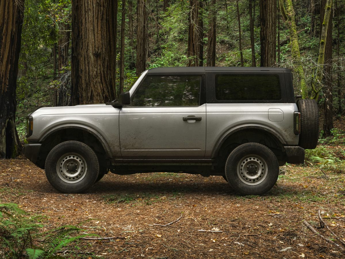 2023 Ford Bronco Outer Banks photo 2