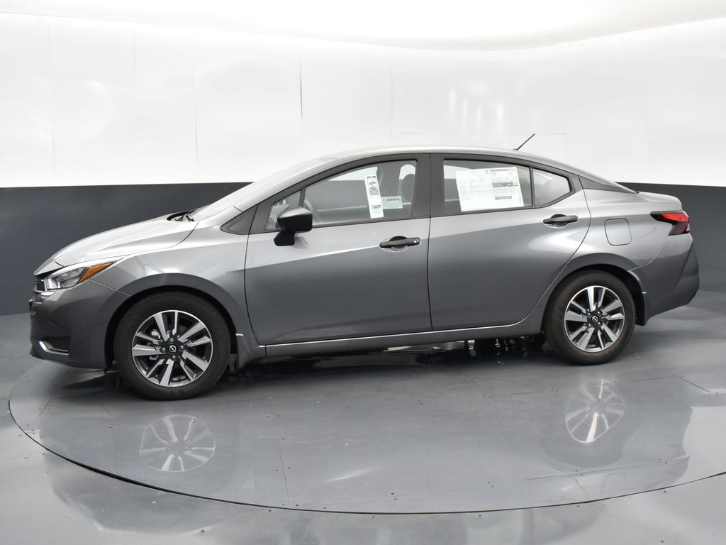 2025 Nissan Versa 1.6 S photo 4