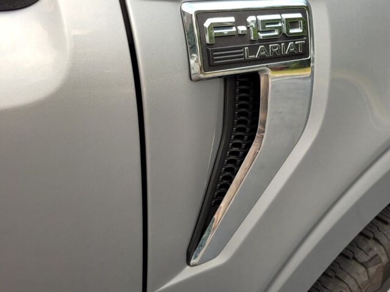 2022 Ford F-150 Lariat photo 14