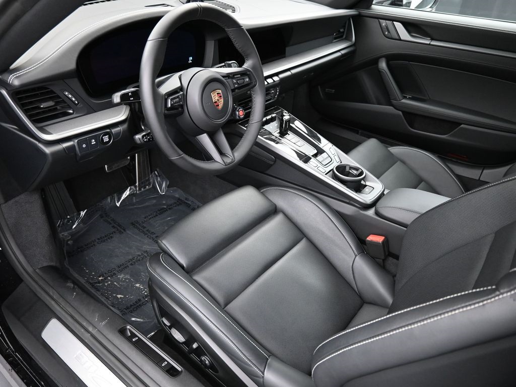 2025 Porsche 911 photo 4