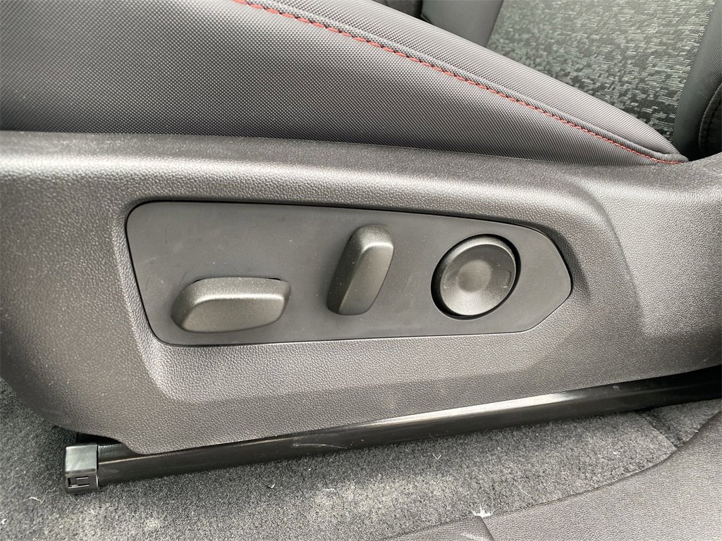 2025 Chevrolet Colorado Z71 photo 12