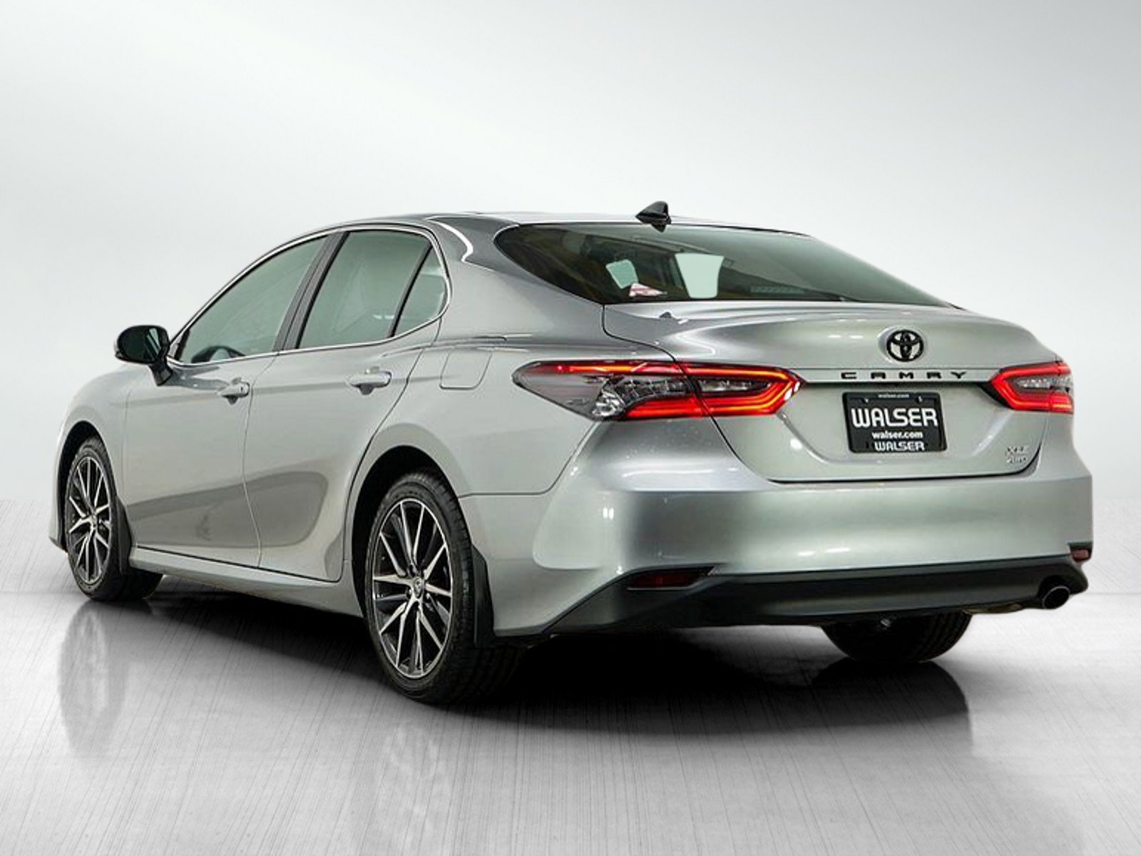 2023 Toyota Camry XLE photo 3