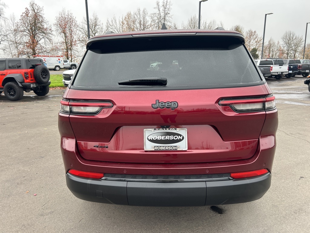 2023 Jeep Grand Cherokee Altitude photo 4