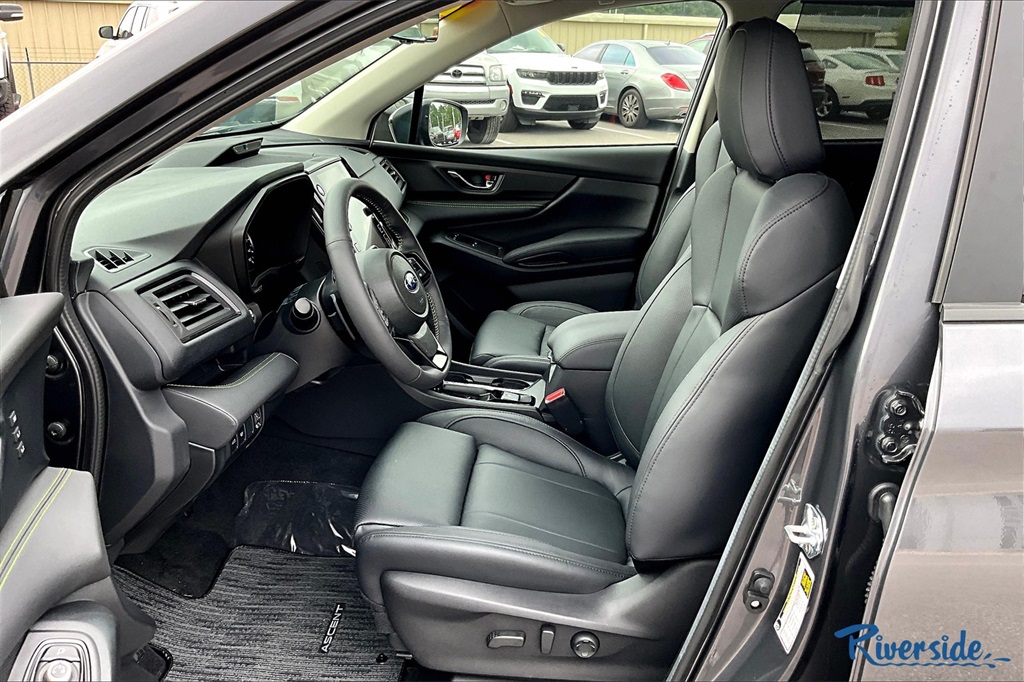 2025 Subaru Ascent Onyx Edition Touring photo 7