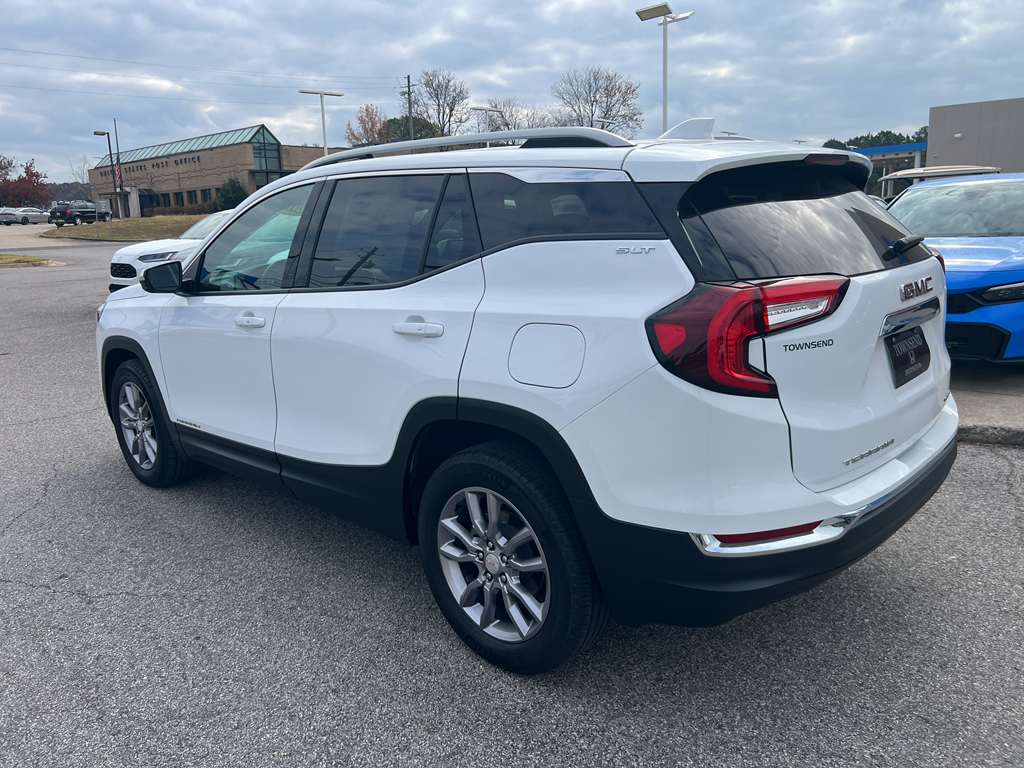 2024 Gmc Terrain SLT photo 2