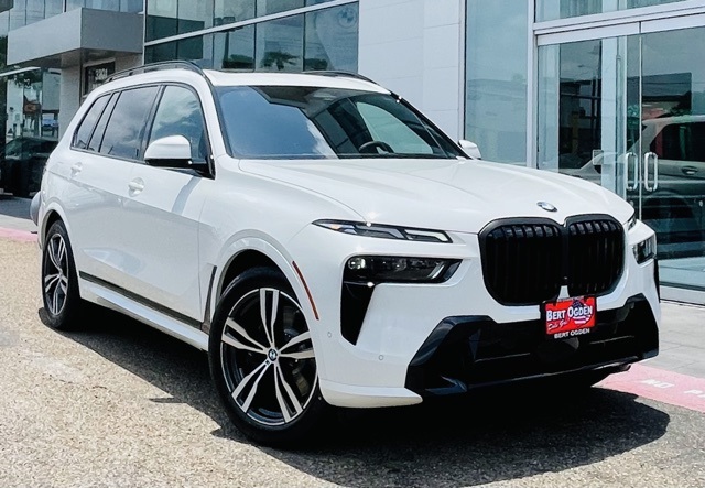 New 2026 Alpine White BMW xDrive40i image 1