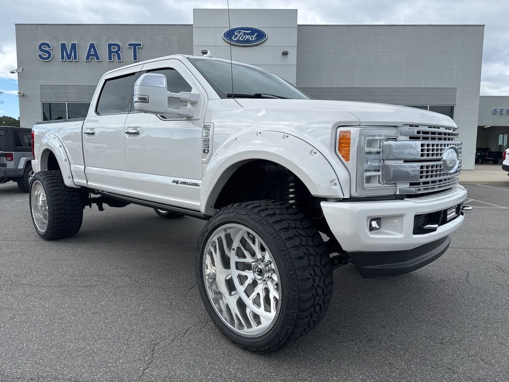 2019 Ford F-250 Super Duty Platinum's photo