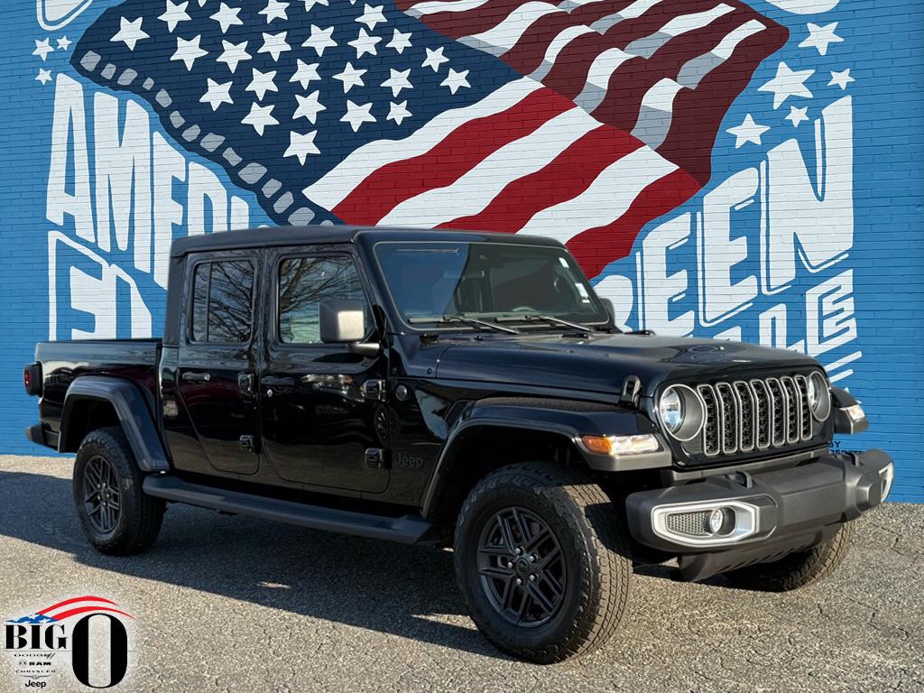 2025 Jeep Gladiator Sport S's photo