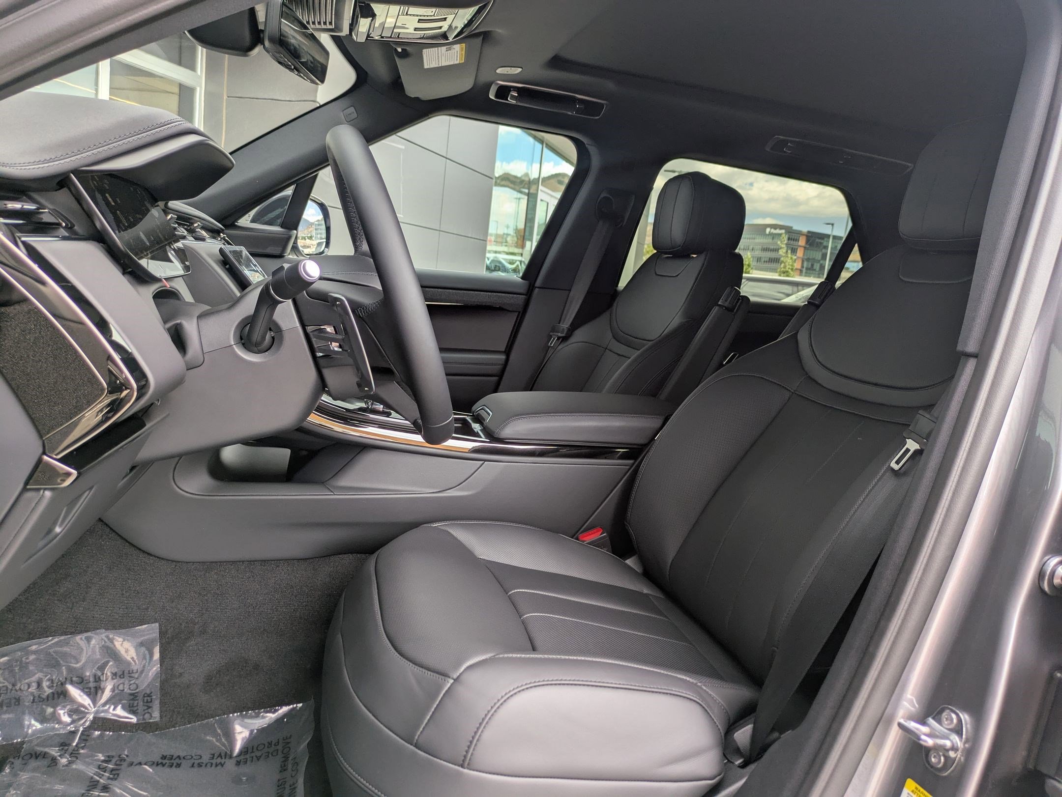 2025 Land Rover Range Rover Sport SE photo 12