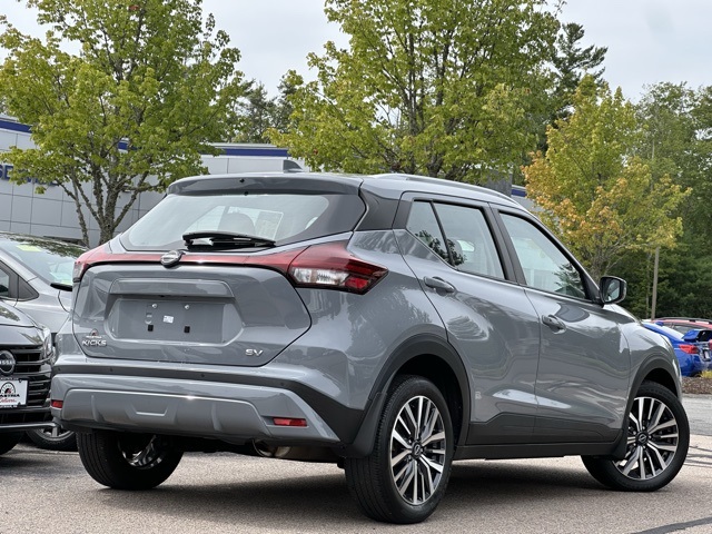 2023 Nissan Kicks SV photo 3