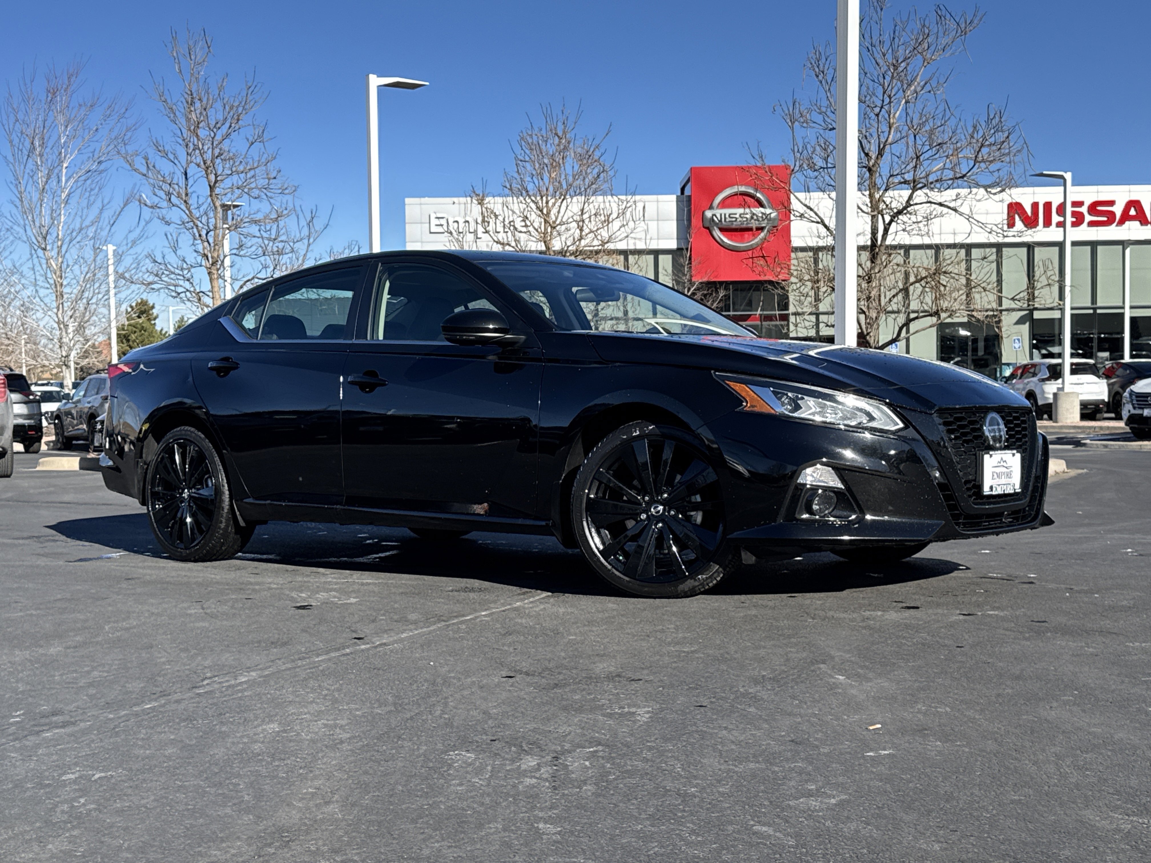 2022 Nissan Altima SR's photo