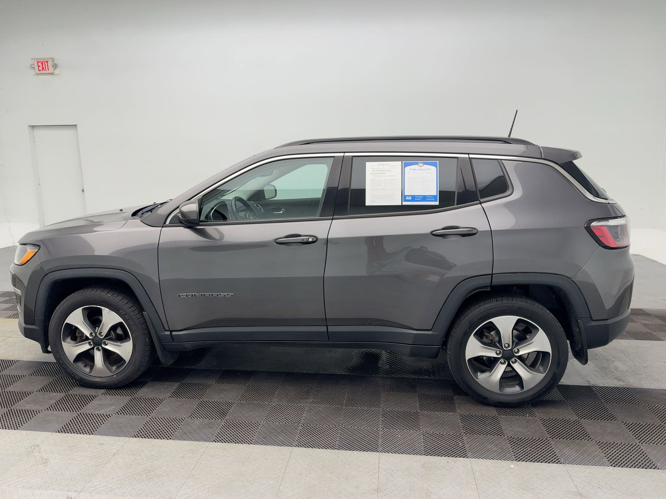 2020 Jeep Compass Latitude photo 2