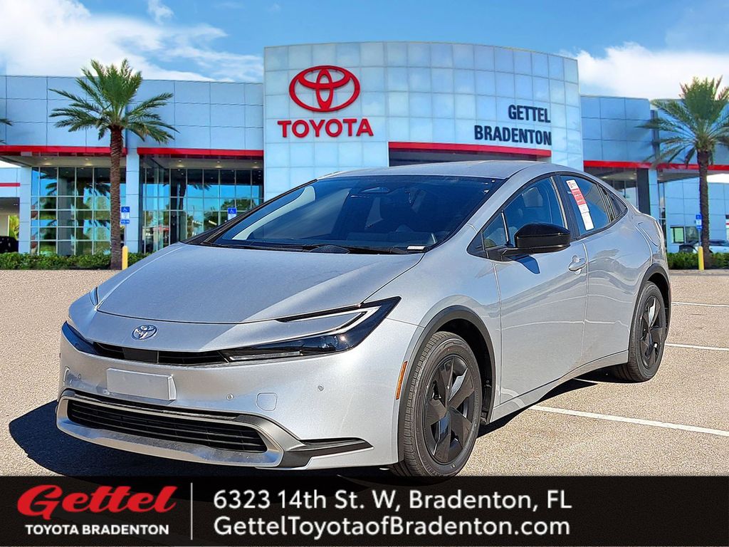 2026 Toyota Prius SE's photo