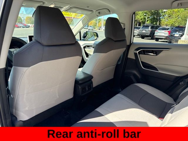 2024 Toyota RAV4 XLE photo 17