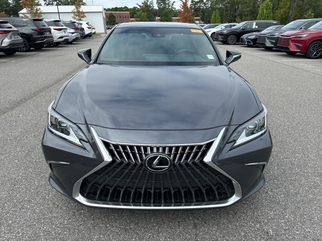 2023 Lexus ES 350 photo 3