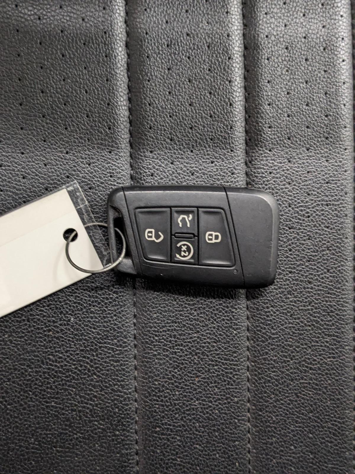 2024 Volkswagen Tiguan SE Wolfsburg Edition photo 12