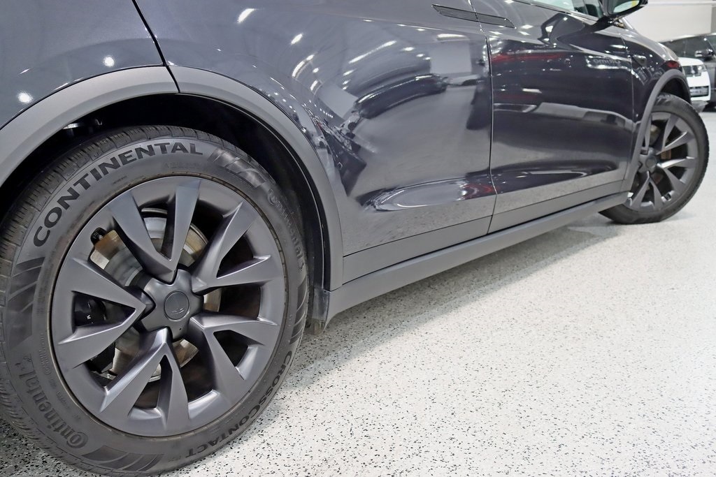 2025 Tesla Model X photo 10