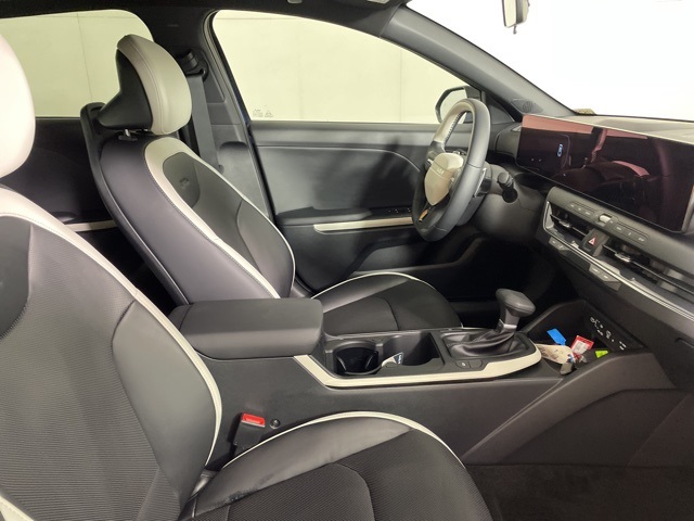 2025 Kia K4 GT-Line photo 13