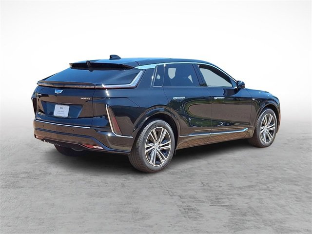 2025 Cadillac Lyriq Luxury photo 3