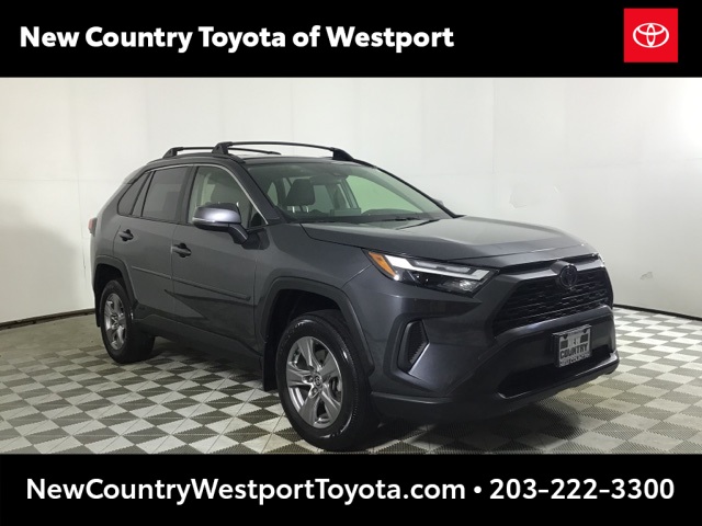 2023 Toyota RAV4 LE's photo