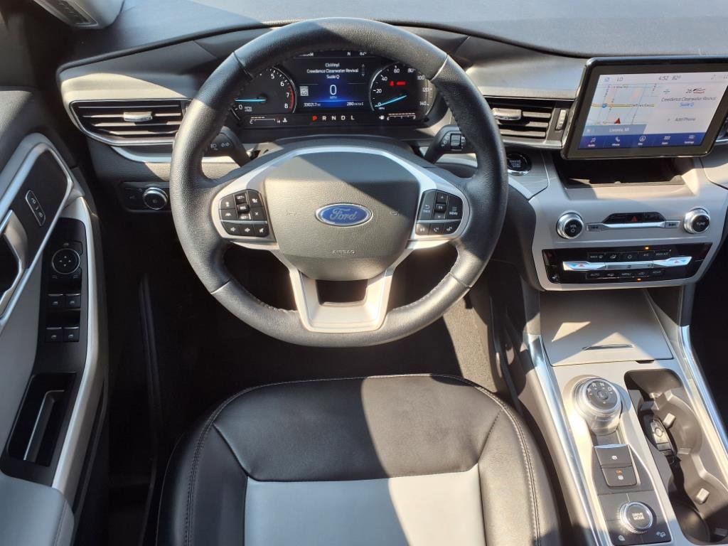 2022 Ford Explorer XLT photo 2