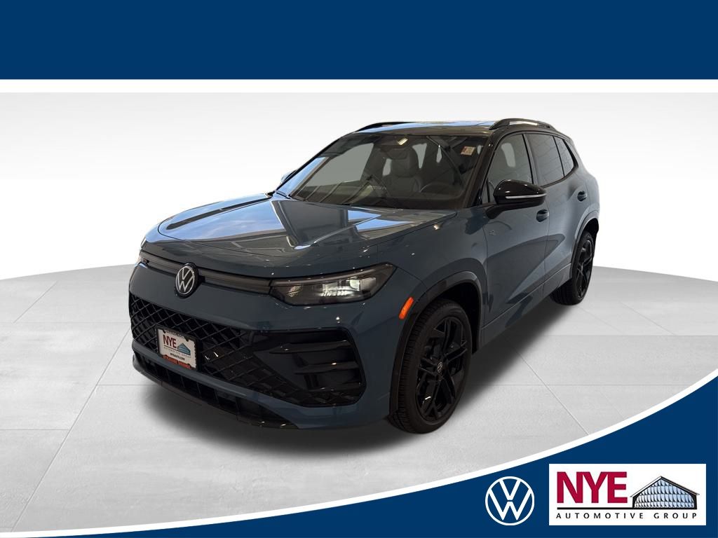 2025 Volkswagen Tiguan SE R-LINE BLACK's photo