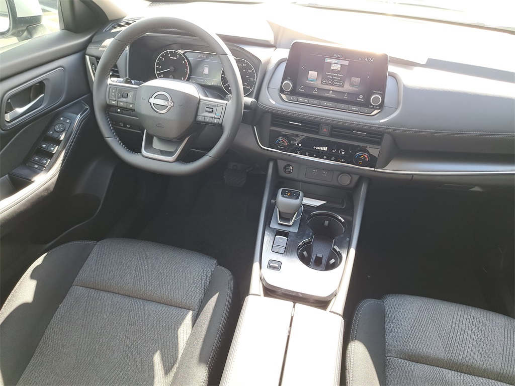 2026 Nissan Rogue SV photo 15