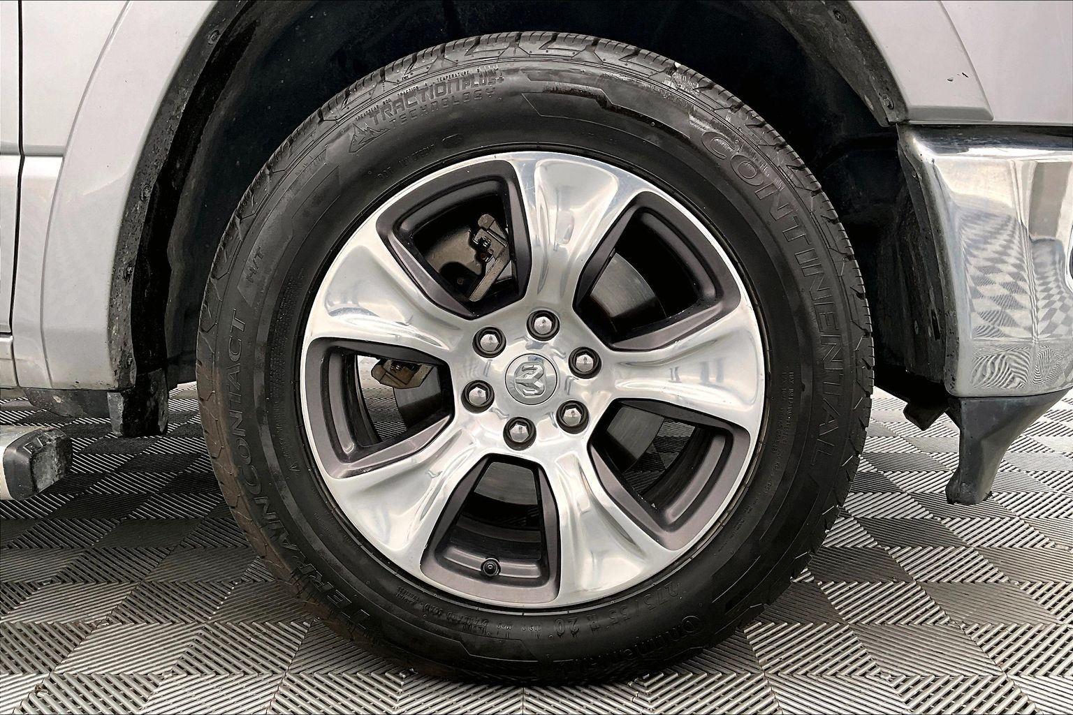 2019 Ram 1500 Laramie photo 2