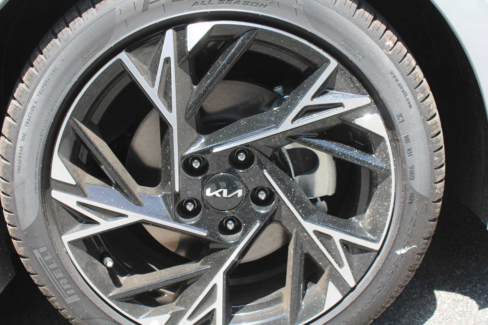 2025 Kia K5 GT-Line photo 16